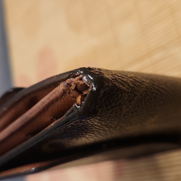 Louis Vuitton Wallet - Picture 13 of 13